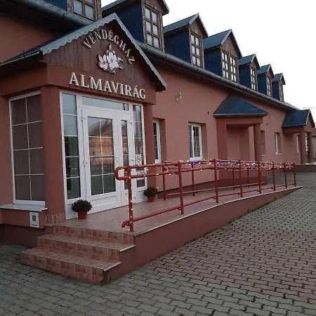 Almavirag Vendeghaz * Porcsalma